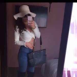 Meet your Posher, Jasmin